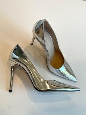 STUART WEITZMAN Stuart Power Pump 100 Silver Mirror Metallic Size 8.5